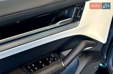 Внедорожник / Кроссовер Porsche Cayenne 2024 в 