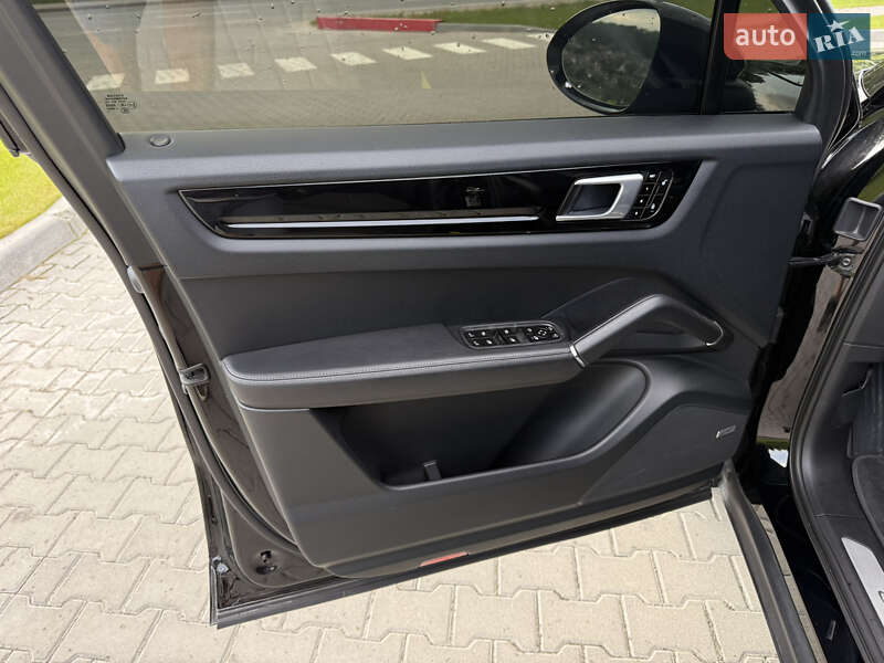 Внедорожник / Кроссовер Porsche Cayenne 2018 в Тернополе фото 16 Внедорожник / Кроссовер Porsche Cayenne 2018 в Тернополе