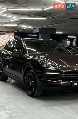 Внедорожник / Кроссовер Porsche Cayenne 2019 в 