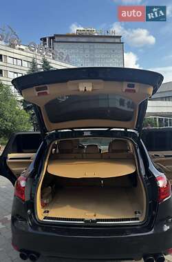 Внедорожник / Кроссовер Porsche Cayenne 2012 в 