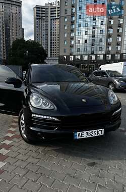 Внедорожник / Кроссовер Porsche Cayenne 2012 в 