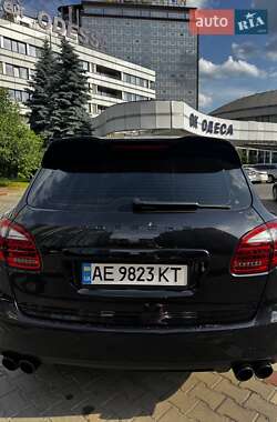 Внедорожник / Кроссовер Porsche Cayenne 2012 в 