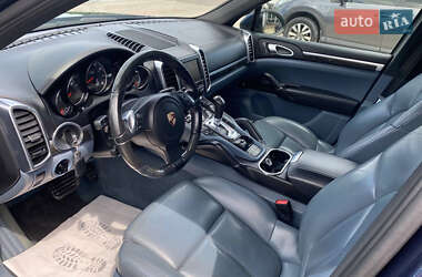 Позашляховик / Кросовер Porsche Cayenne 2012 в 