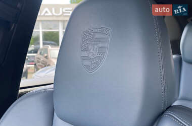 Позашляховик / Кросовер Porsche Cayenne 2012 в 