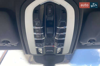 Позашляховик / Кросовер Porsche Cayenne 2012 в 