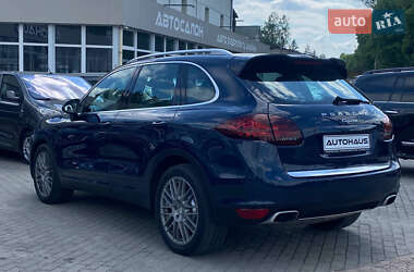 Позашляховик / Кросовер Porsche Cayenne 2012 в 