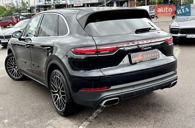 Внедорожник / Кроссовер Porsche Cayenne 2018 в 