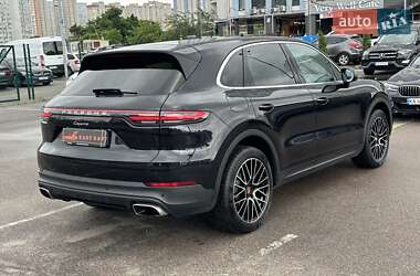 Внедорожник / Кроссовер Porsche Cayenne 2018 в 