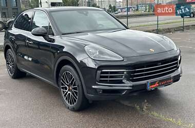 Внедорожник / Кроссовер Porsche Cayenne 2018 в 