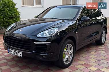 Внедорожник / Кроссовер Porsche Cayenne 2015 в 