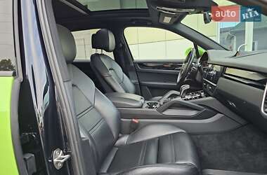 Внедорожник / Кроссовер Porsche Cayenne 2019 в 