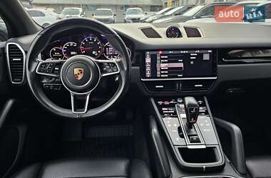 Внедорожник / Кроссовер Porsche Cayenne 2019 в 
