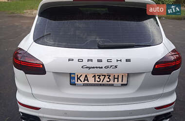 Внедорожник / Кроссовер Porsche Cayenne 2015 в 