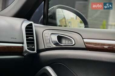 Внедорожник / Кроссовер Porsche Cayenne 2013 в 