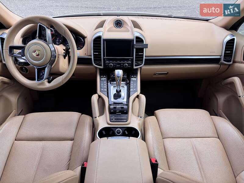 Позашляховик / Кросовер Porsche Cayenne 2015 в Дніпрі