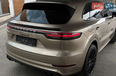 Внедорожник / Кроссовер Porsche Cayenne 2018 в 