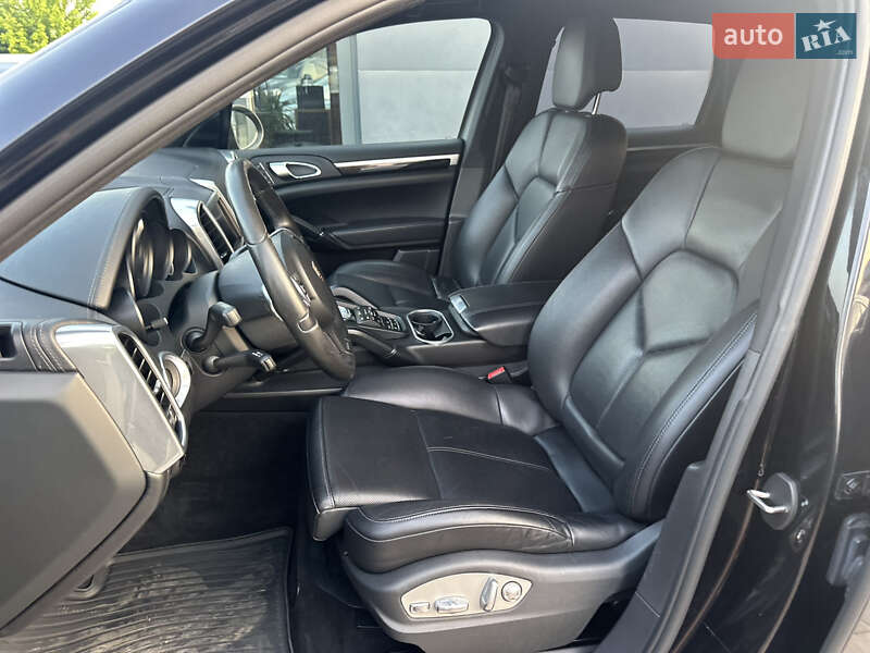 Внедорожник / Кроссовер Porsche Cayenne 2011 в Ровно