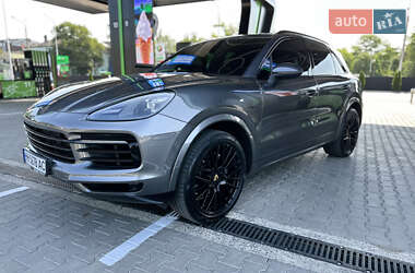 Внедорожник / Кроссовер Porsche Cayenne 2019 в 