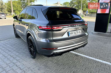 Внедорожник / Кроссовер Porsche Cayenne 2019 в 