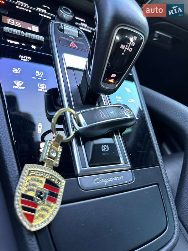 Позашляховик / Кросовер Porsche Cayenne 2019 в Одесі