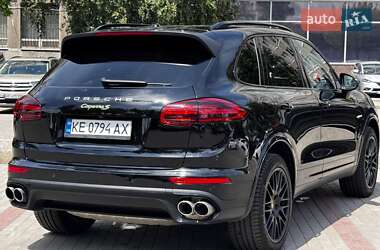 Внедорожник / Кроссовер Porsche Cayenne 2017 в 