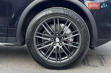 Внедорожник / Кроссовер Porsche Cayenne 2011 в 