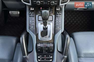 Внедорожник / Кроссовер Porsche Cayenne 2011 в 