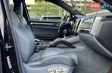 Внедорожник / Кроссовер Porsche Cayenne 2011 в 