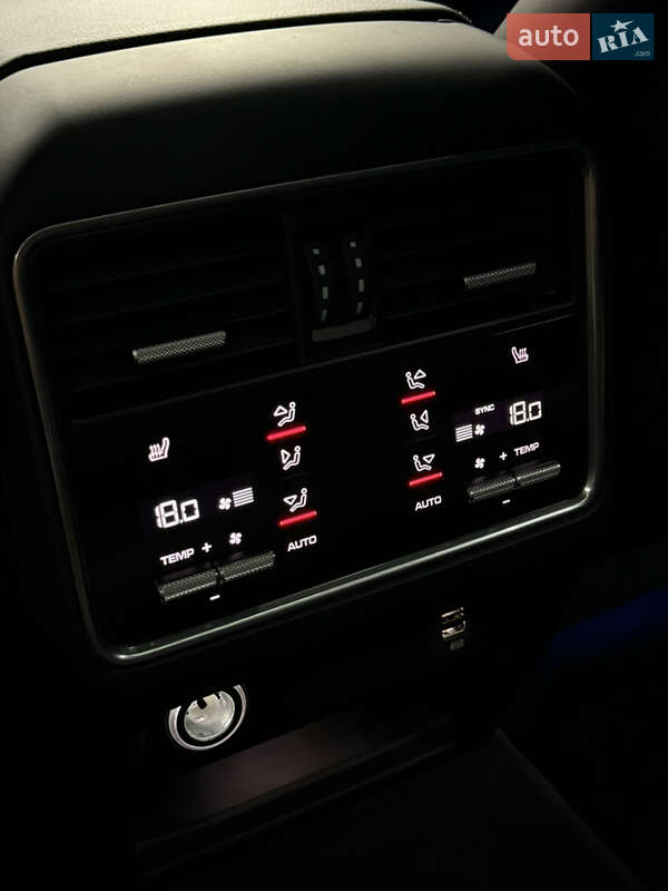 Внедорожник / Кроссовер Porsche Cayenne 2018 в Одессе
