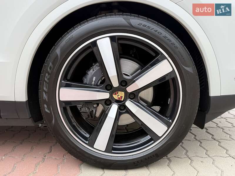 Внедорожник / Кроссовер Porsche Cayenne 2023 в Киеве
