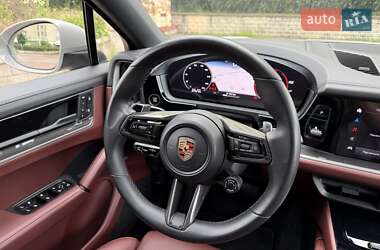 Внедорожник / Кроссовер Porsche Cayenne 2023 в 