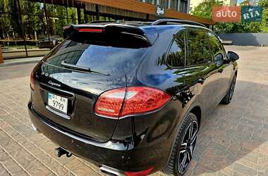 Внедорожник / Кроссовер Porsche Cayenne 2013 в 