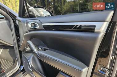 Внедорожник / Кроссовер Porsche Cayenne 2013 в 