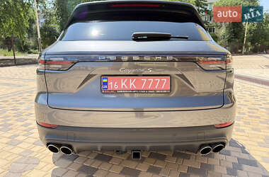 Внедорожник / Кроссовер Porsche Cayenne 2020 в 
