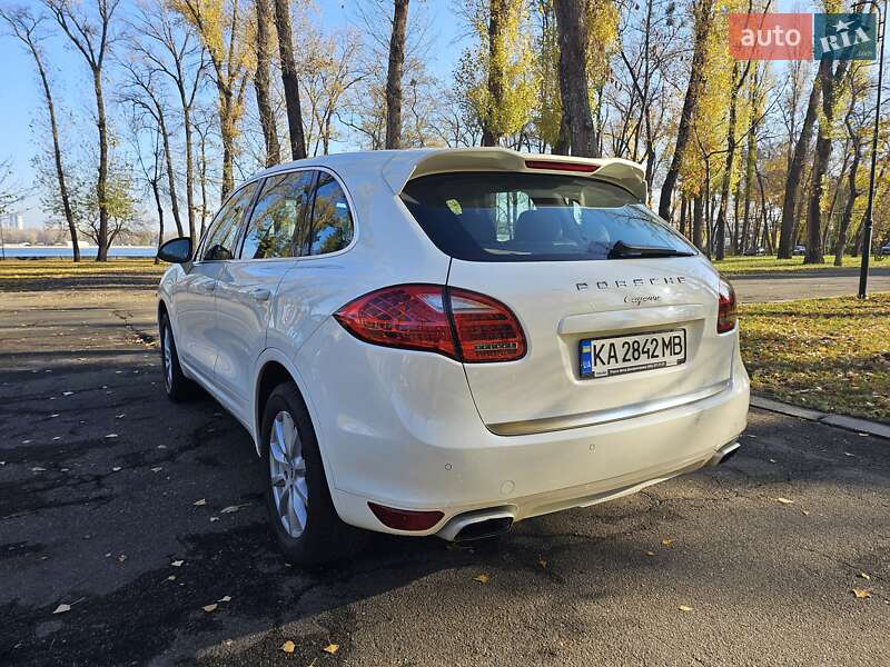 Внедорожник / Кроссовер Porsche Cayenne 2010 в Киеве