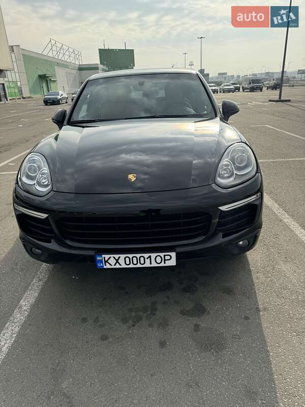 Позашляховик / Кросовер Porsche Cayenne 2016 в Києві