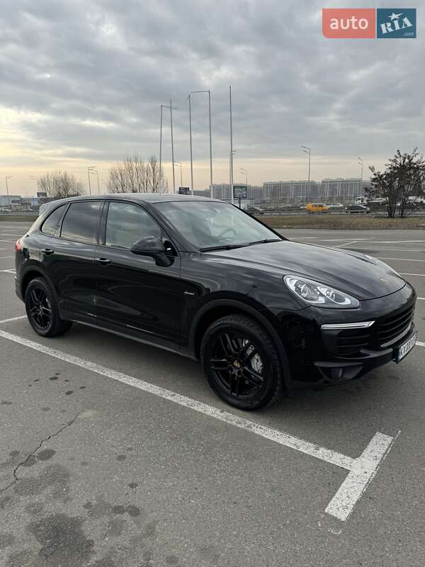 Позашляховик / Кросовер Porsche Cayenne 2016 в Києві