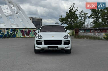 Позашляховик / Кросовер Porsche Cayenne 2015 в 