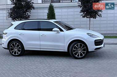 Внедорожник / Кроссовер Porsche Cayenne 2020 в 