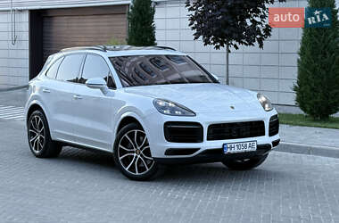 Внедорожник / Кроссовер Porsche Cayenne 2020 в 