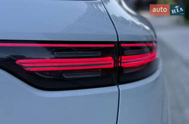 Внедорожник / Кроссовер Porsche Cayenne 2020 в 