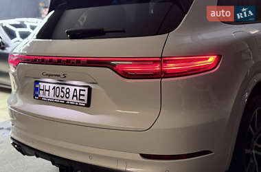 Внедорожник / Кроссовер Porsche Cayenne 2020 в 