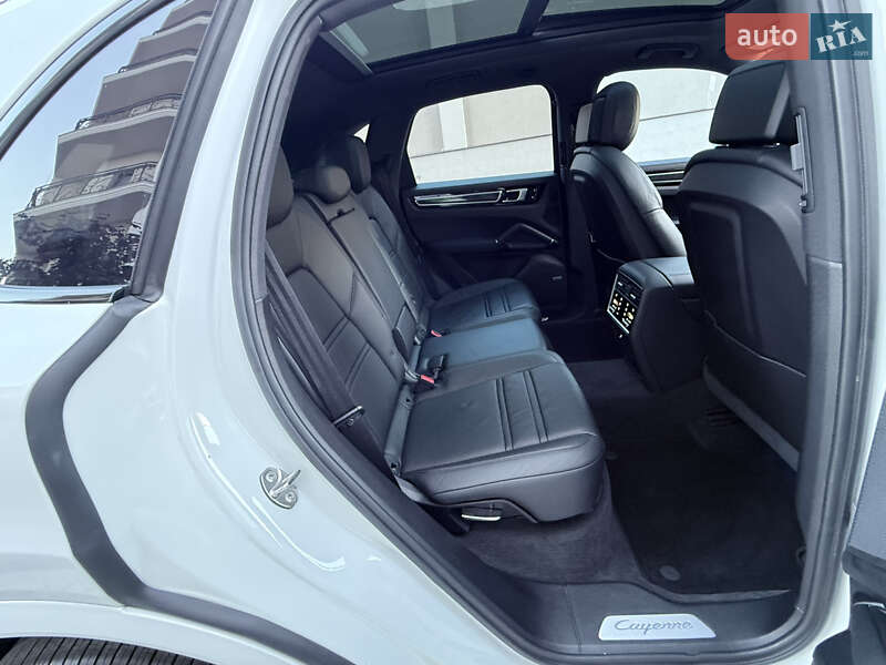 Внедорожник / Кроссовер Porsche Cayenne 2019 в Одессе