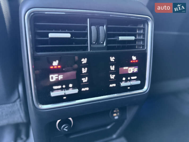 Внедорожник / Кроссовер Porsche Cayenne 2019 в Одессе