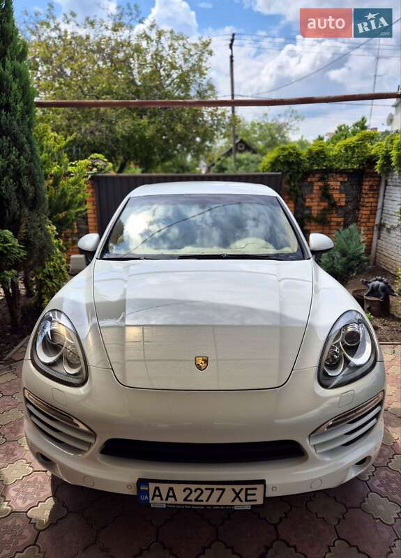 Позашляховик / Кросовер Porsche Cayenne 2013 в Запоріжжі