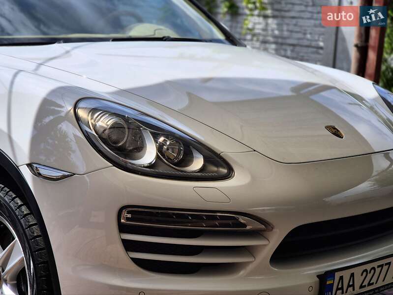 Позашляховик / Кросовер Porsche Cayenne 2013 в Запоріжжі
