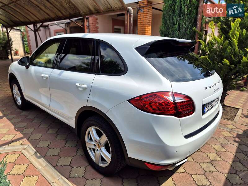Позашляховик / Кросовер Porsche Cayenne 2013 в Запоріжжі
