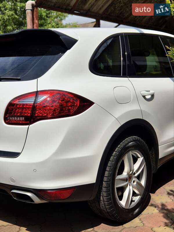 Позашляховик / Кросовер Porsche Cayenne 2013 в Запоріжжі