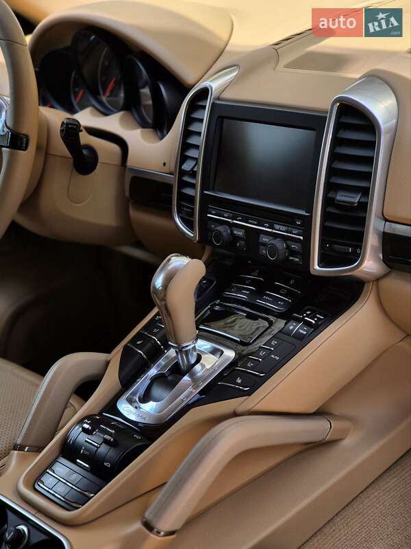 Позашляховик / Кросовер Porsche Cayenne 2013 в Запоріжжі