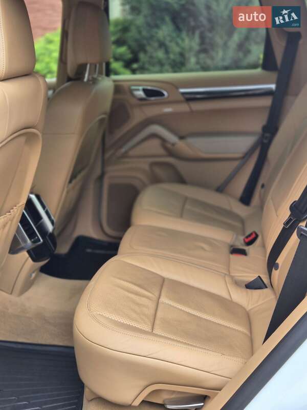 Позашляховик / Кросовер Porsche Cayenne 2013 в Запоріжжі